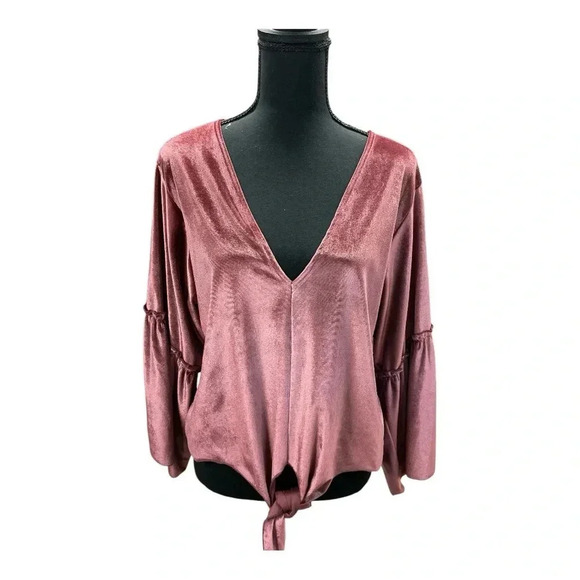 Lavender Fields pink v-neck velvet top with bell sleeves - Picture 2 of 6